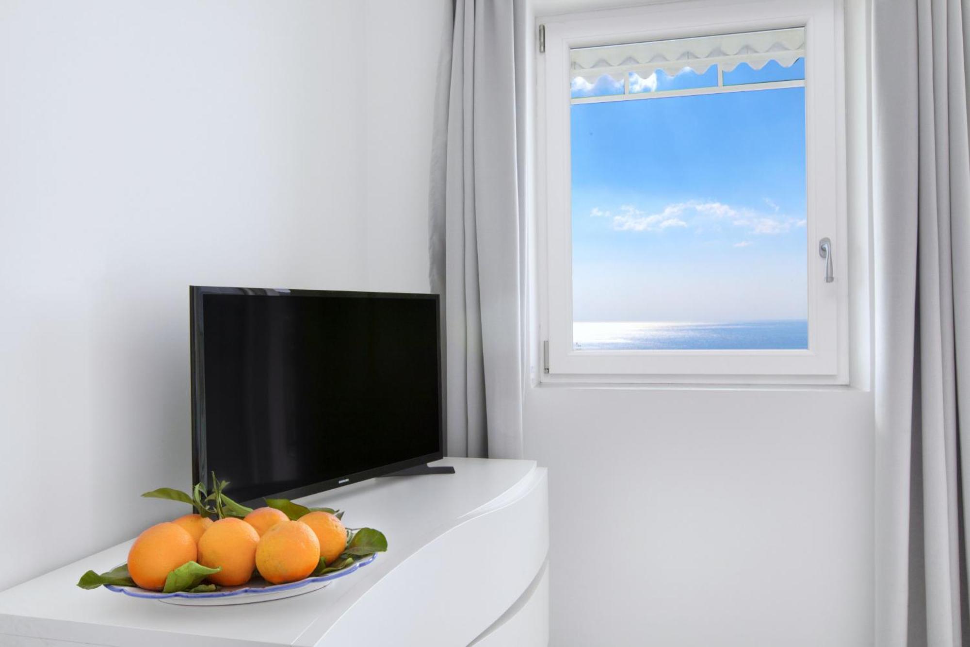 Amore Rentals - Villa Anna Позитано Екстериор снимка